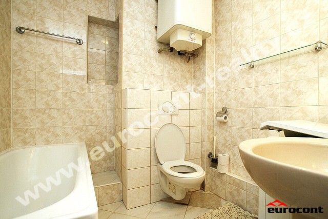 Koupelna s WC - 4.8m (223x185+162x106cm)