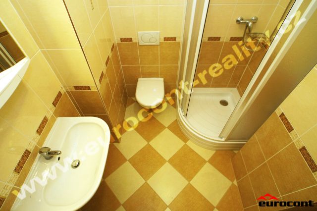 Koupelna s wc (3.5m)  (cca 222x150cm)